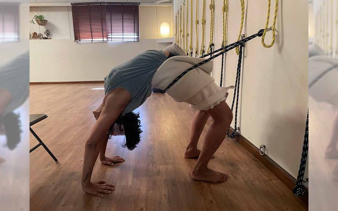 CHASING THE STRAIGHT LINE – A HANDSTAND MASTERCLASS WITH NEHA DUSEJA