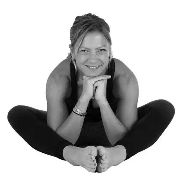 Nilaya House - Yin Yoga TTC - Nicy - Headshot